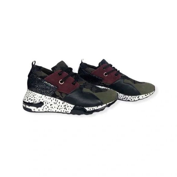 Steve Madden Women’s Cliff Sneakers Camouflage Olive Green Black 9.5 - Picture 2 of 7